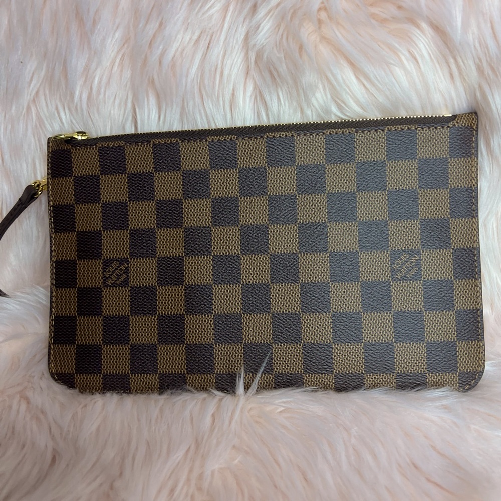 NEW Damier ebene never full pochette
